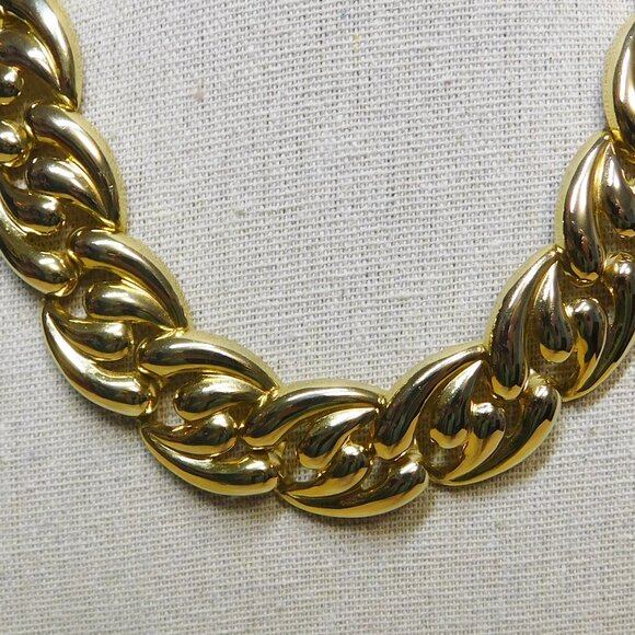 Vintage Gold Tone Abstract Link Necklace - 17.5" - Picture 2 of 4